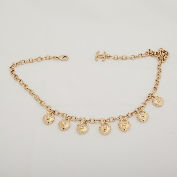 CHANEL LIGHT GOLD CC TURNLOCK MINI HEARTS NECKLACE (2022) - Picture 8 of 9